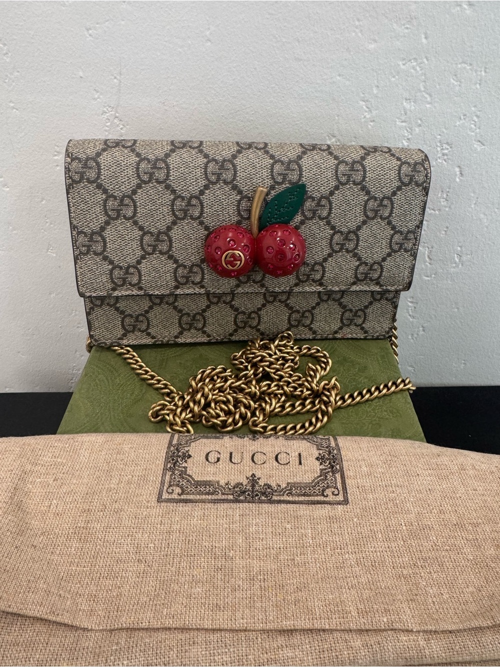 Gucci GG Supreme Cherry Crossbody Bag with box and dusty - Picture 1 of 6